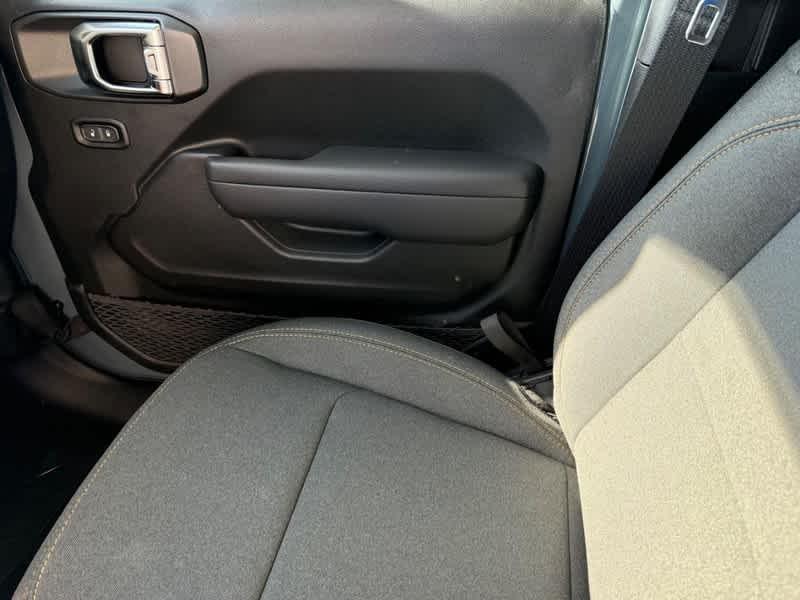 new 2025 Jeep Wrangler car, priced at $47,995