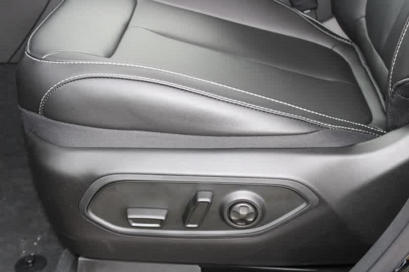 new 2025 Jeep Grand Cherokee car, priced at $46,566