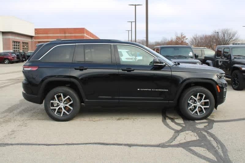 new 2025 Jeep Grand Cherokee car, priced at $46,497