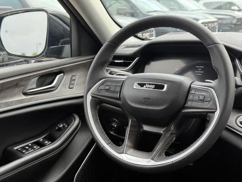 used 2023 Jeep Grand Cherokee car, priced at $35,994