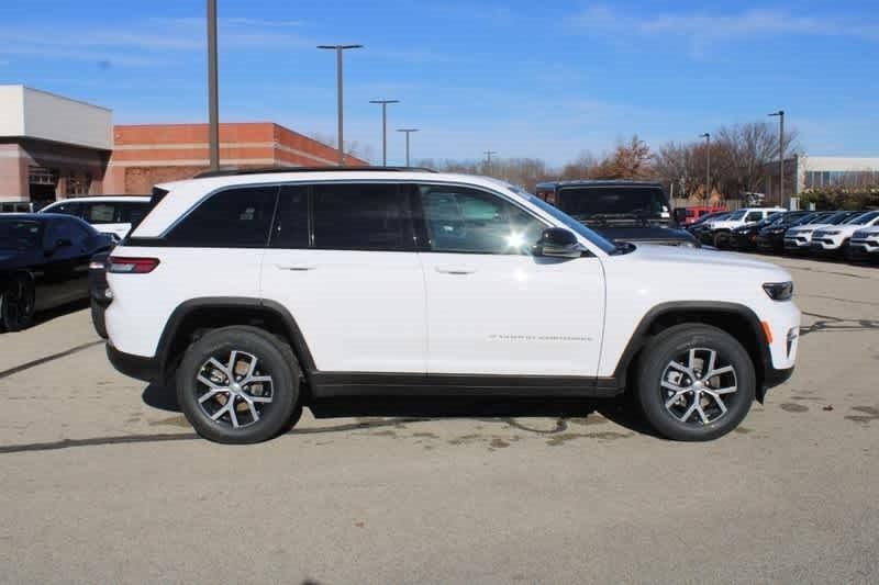 new 2025 Jeep Grand Cherokee car, priced at $45,998