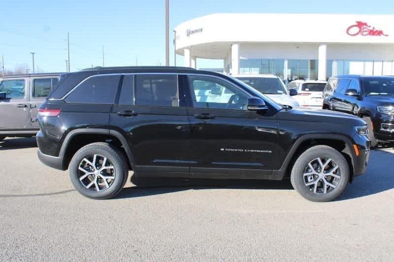 new 2025 Jeep Grand Cherokee car, priced at $49,167