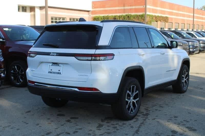 new 2025 Jeep Grand Cherokee car, priced at $45,998