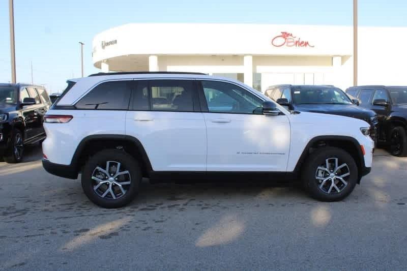 new 2025 Jeep Grand Cherokee car, priced at $45,998