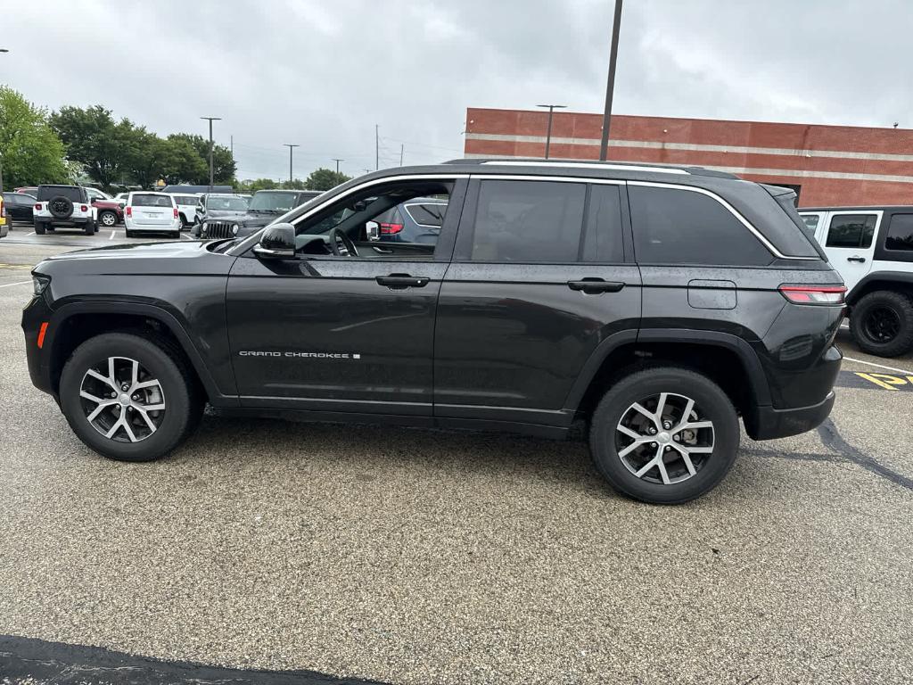 used 2023 Jeep Grand Cherokee car, priced at $37,988