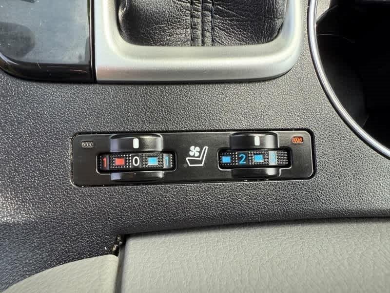 used 2018 Toyota Highlander car, priced at $26,985