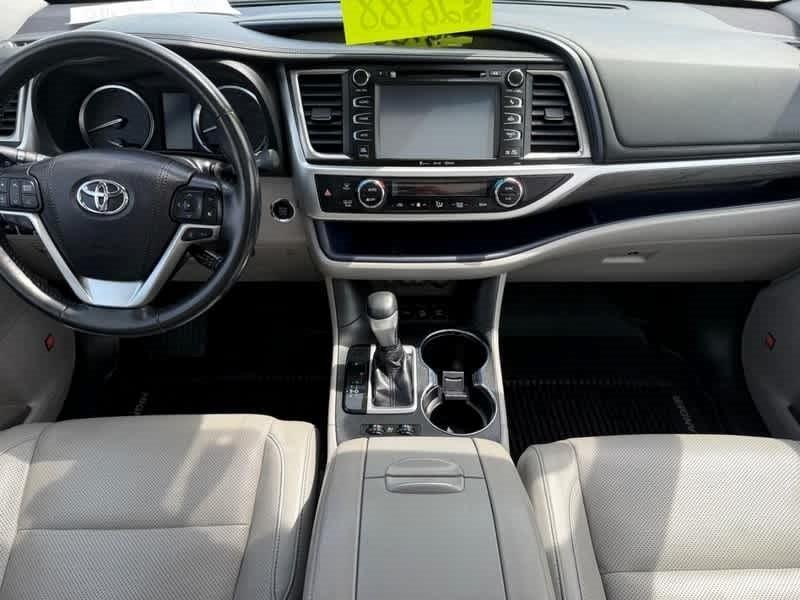 used 2018 Toyota Highlander car, priced at $26,985