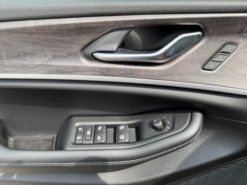 new 2025 Jeep Grand Cherokee car, priced at $46,506
