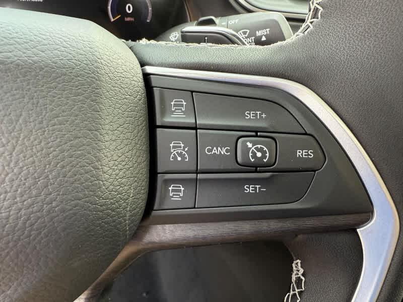 new 2025 Jeep Grand Cherokee car, priced at $46,016