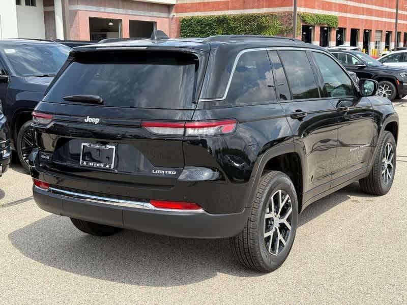 new 2025 Jeep Grand Cherokee car, priced at $46,016
