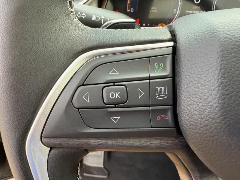 new 2025 Jeep Grand Cherokee car, priced at $46,016