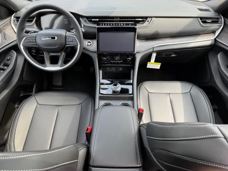 new 2025 Jeep Grand Cherokee car, priced at $46,016