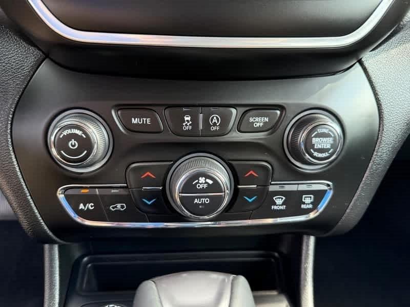used 2021 Jeep Cherokee car, priced at $25,988
