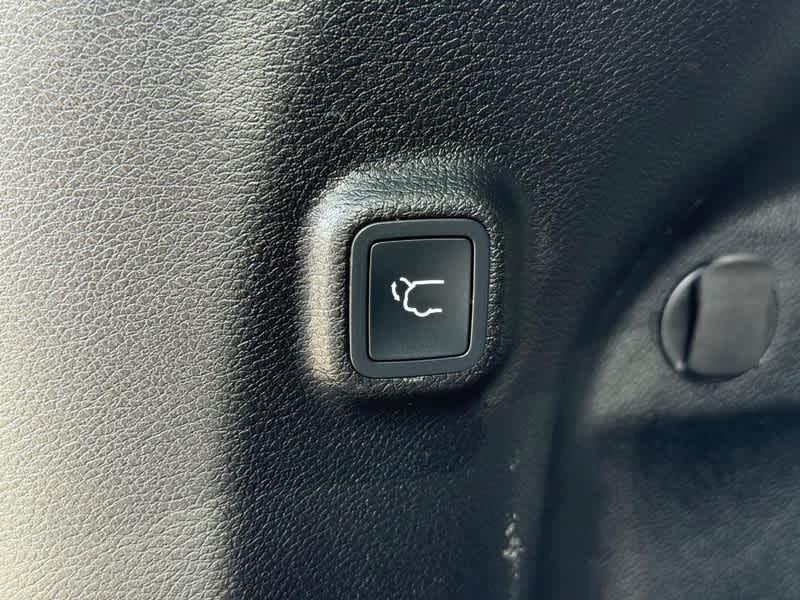used 2021 Jeep Cherokee car, priced at $25,988