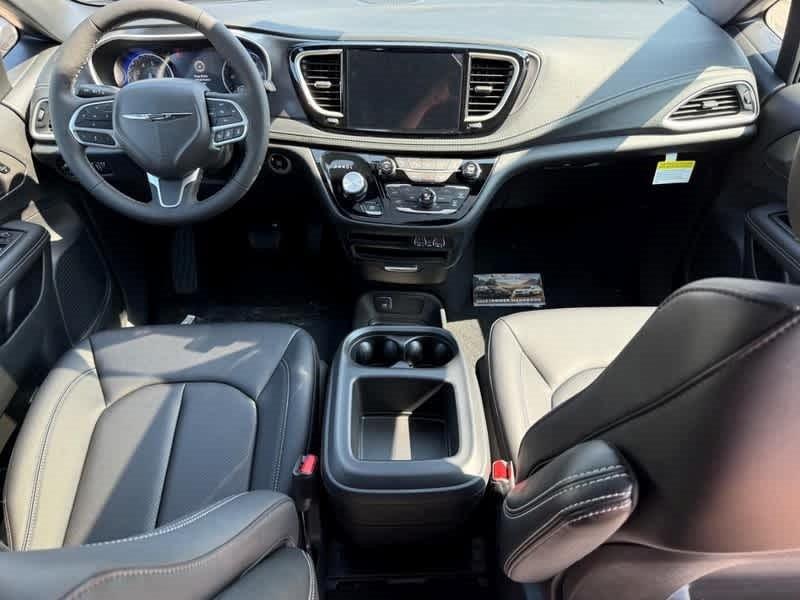 new 2025 Chrysler Pacifica car, priced at $43,312