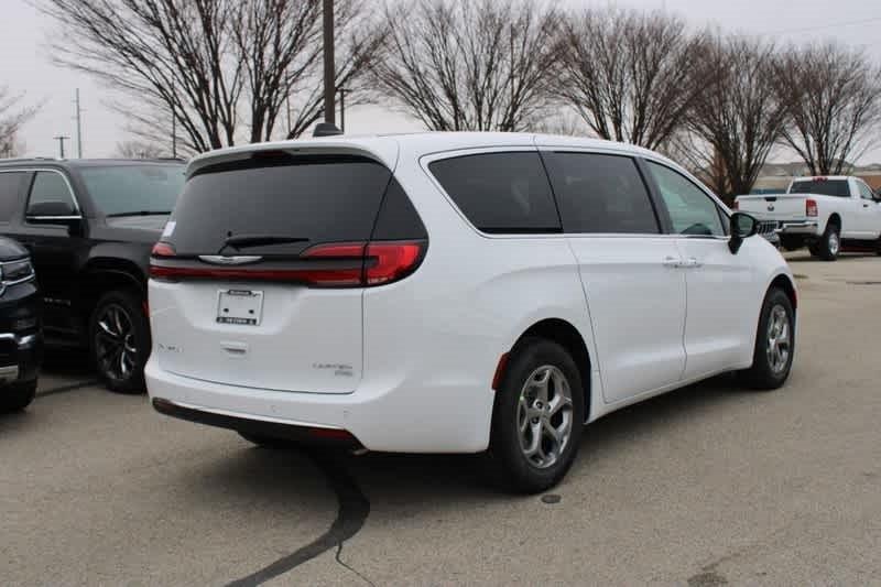 new 2024 Chrysler Pacifica car, priced at $51,476