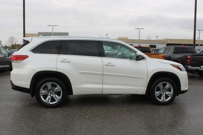 used 2018 Toyota Highlander car, priced at $27,388