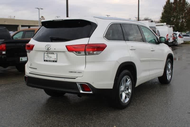 used 2018 Toyota Highlander car, priced at $27,388