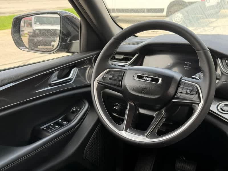 used 2023 Jeep Grand Cherokee car, priced at $34,565