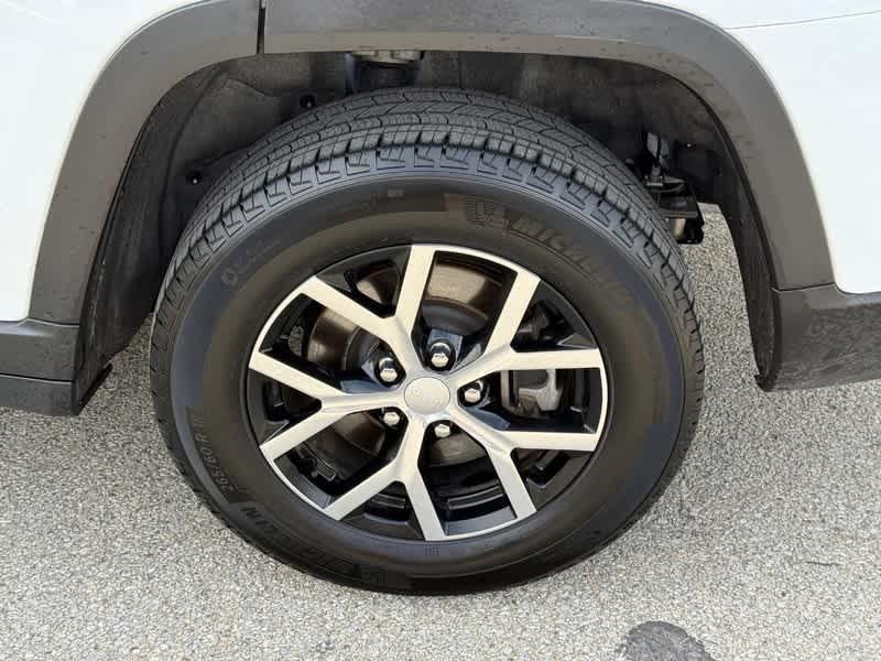 used 2023 Jeep Grand Cherokee L car, priced at $39,988