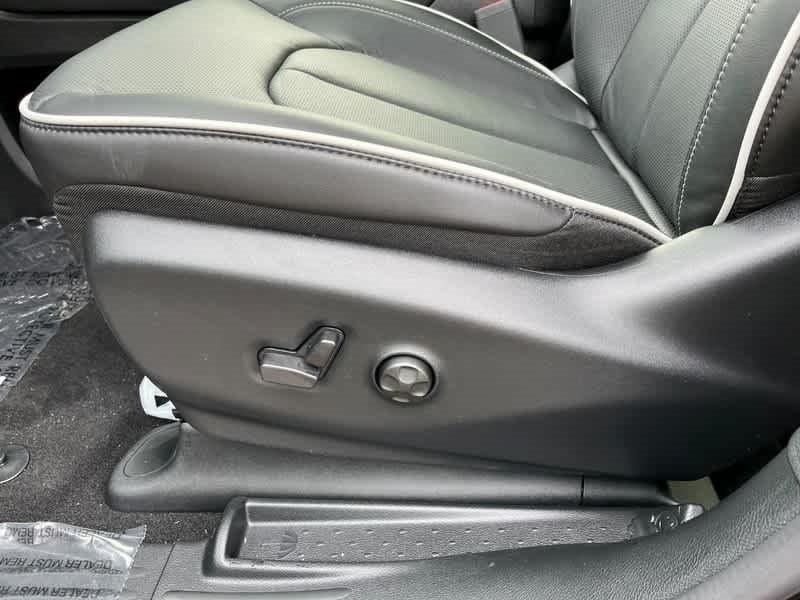 new 2025 Chrysler Pacifica car, priced at $50,960