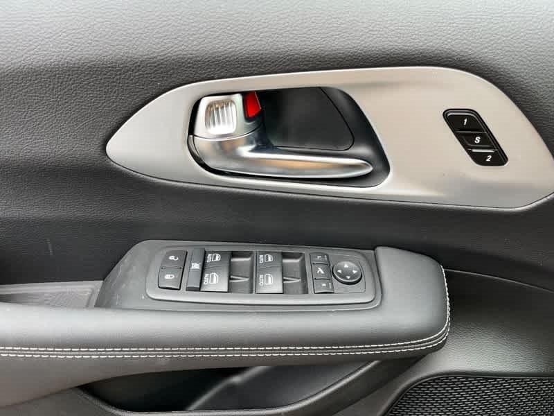 new 2025 Chrysler Pacifica car, priced at $50,960