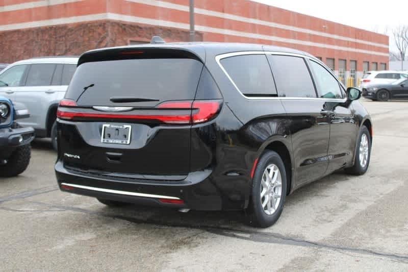 new 2025 Chrysler Pacifica car, priced at $41,935