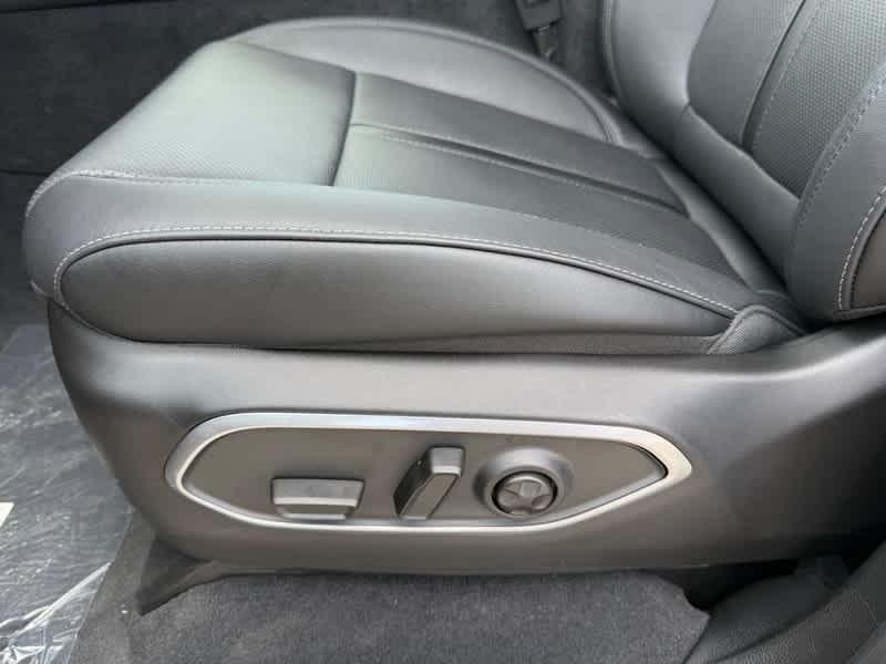 new 2025 Jeep Wagoneer L car, priced at $73,997