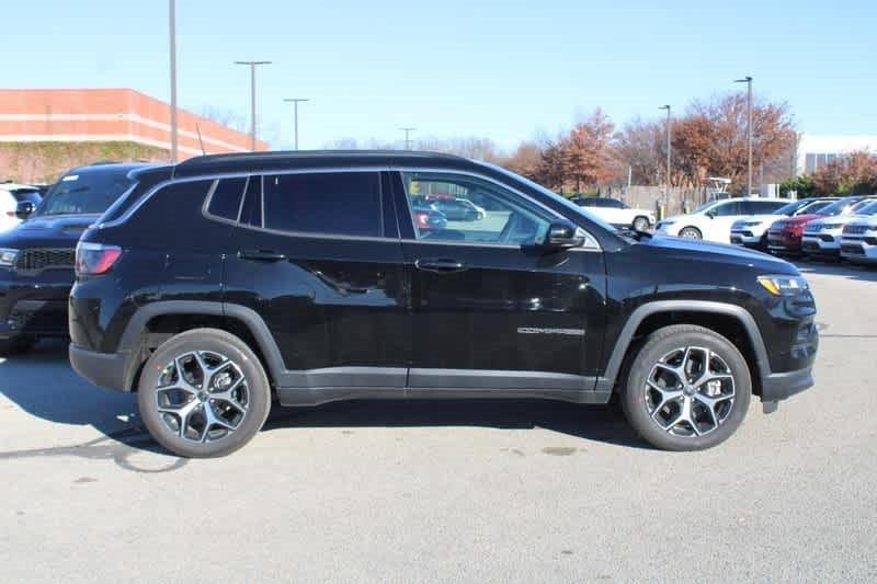 new 2025 Jeep Compass car, priced at $32,173