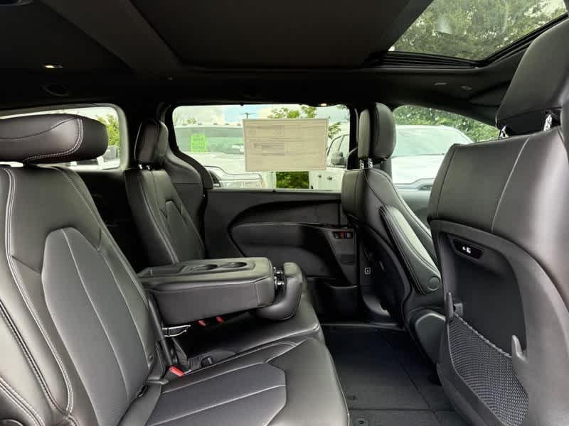 new 2026 Chrysler Pacifica car, priced at $44,431