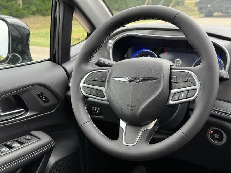 new 2026 Chrysler Pacifica car, priced at $44,431