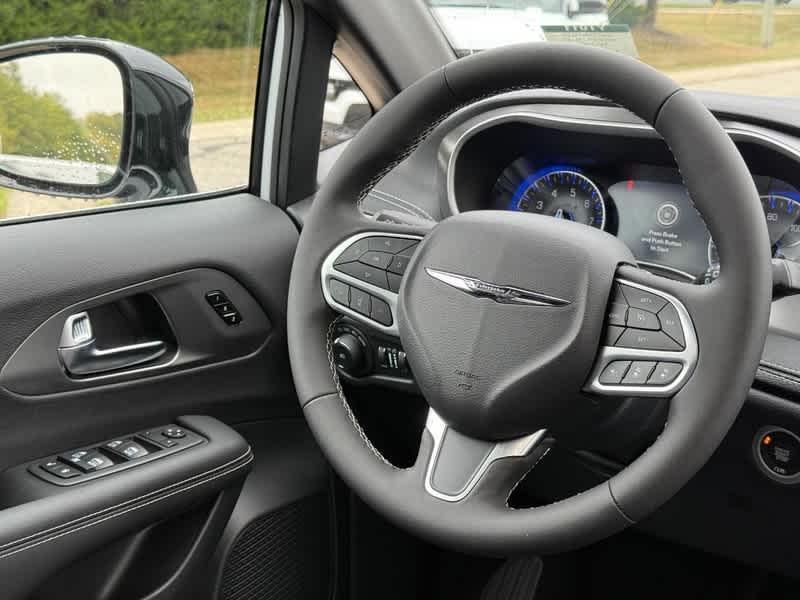 new 2026 Chrysler Pacifica car, priced at $44,737