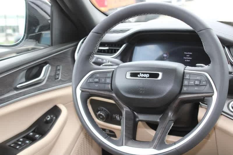 used 2023 Jeep Grand Cherokee car, priced at $37,755