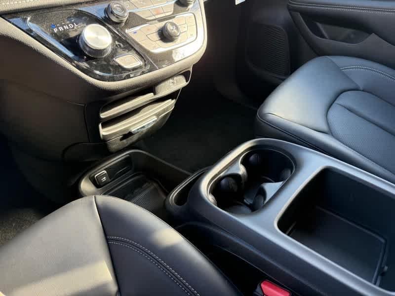 new 2026 Chrysler Pacifica car, priced at $45,289