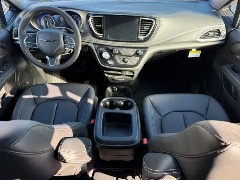 new 2026 Chrysler Pacifica car, priced at $45,289