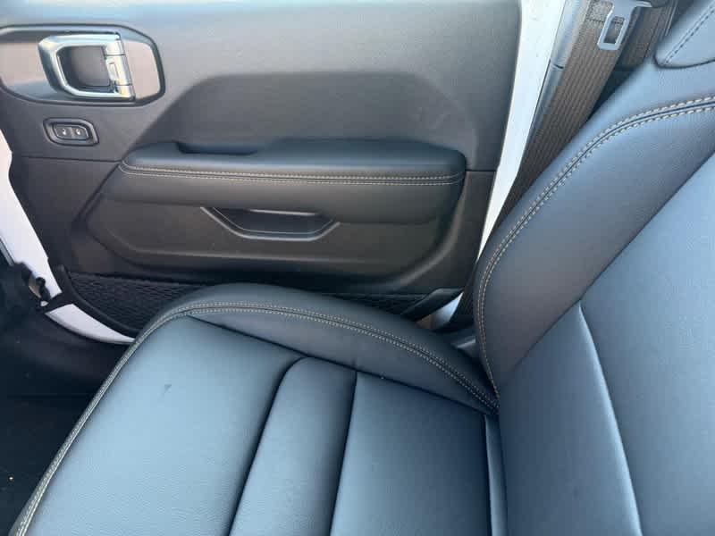 new 2025 Jeep Wrangler car, priced at $52,374