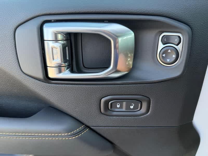 new 2025 Jeep Wrangler car, priced at $52,374