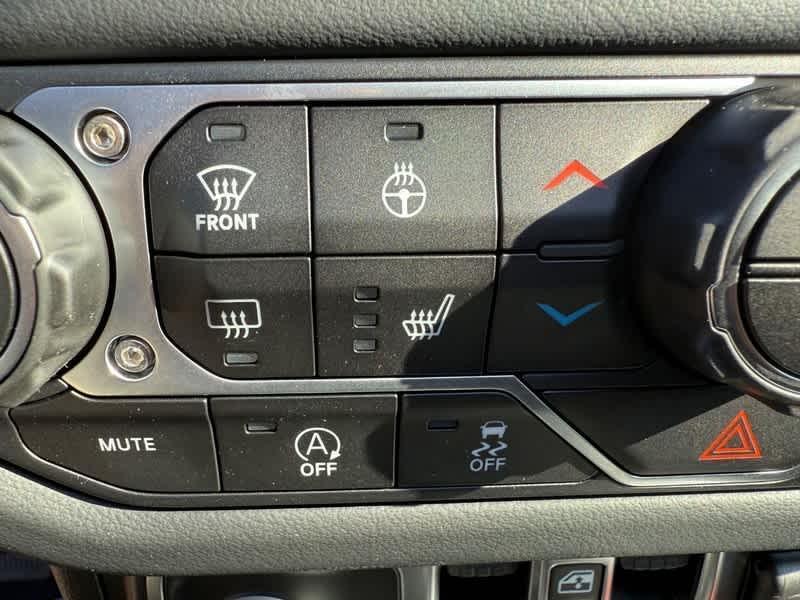 new 2025 Jeep Wrangler car, priced at $52,374