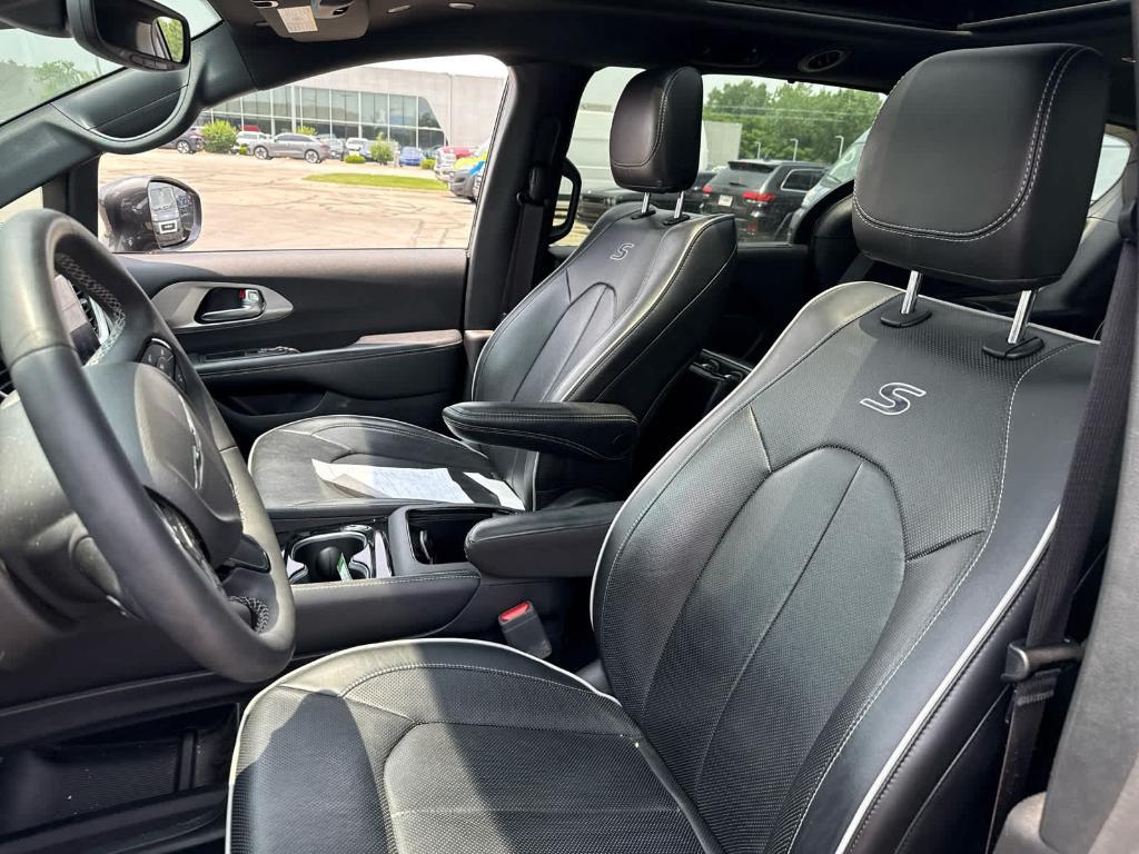 used 2022 Chrysler Pacifica car, priced at $36,988