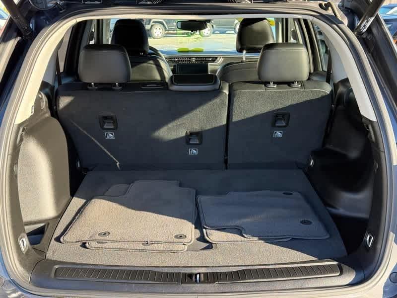 used 2023 Jeep Grand Cherokee car, priced at $34,679