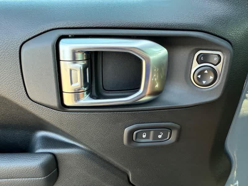 new 2025 Jeep Wrangler car, priced at $52,414