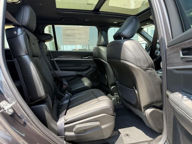 new 2025 Jeep Grand Cherokee L car, priced at $50,033