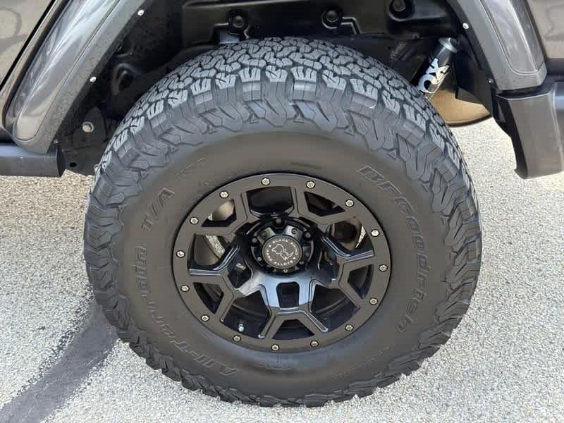 used 2021 Jeep Wrangler Unlimited car, priced at $32,243