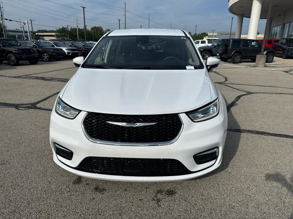 used 2023 Chrysler Pacifica Hybrid car, priced at $32,113