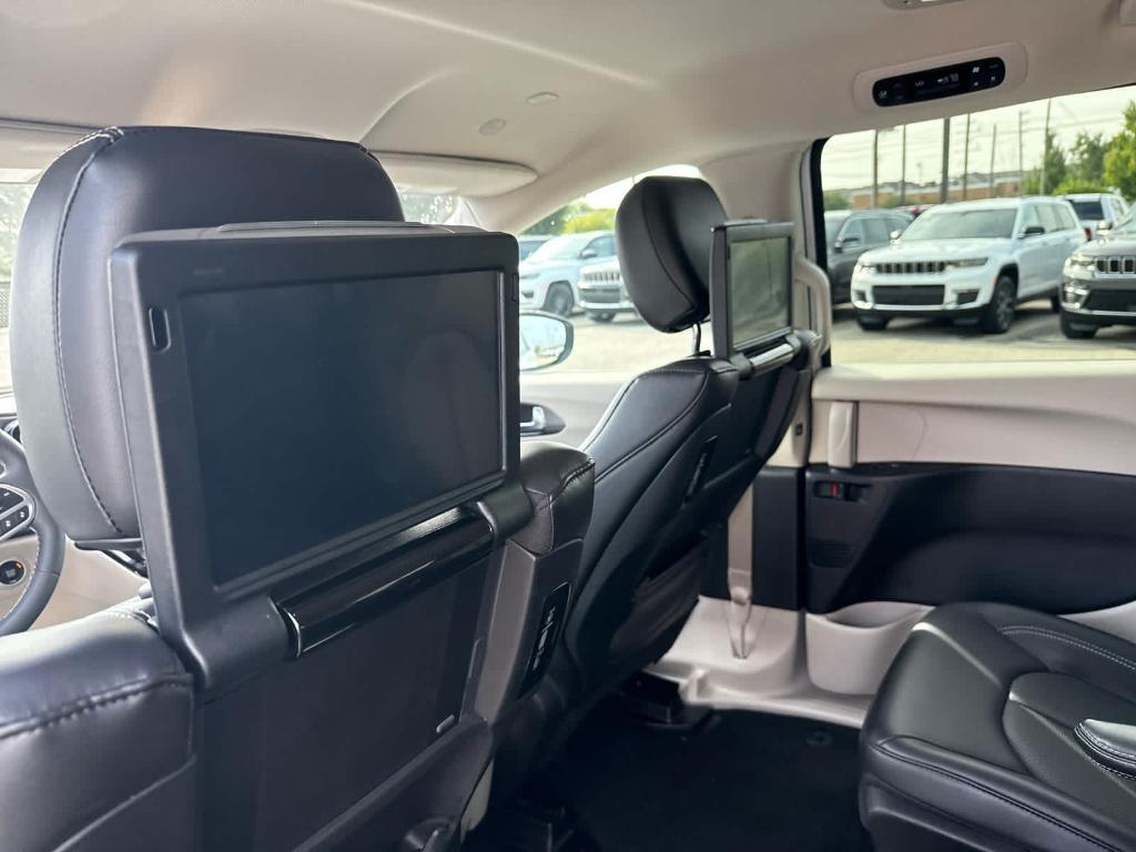 used 2023 Chrysler Pacifica Hybrid car, priced at $32,113