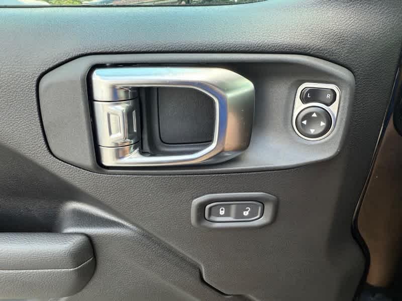 new 2025 Jeep Gladiator car, priced at $47,095
