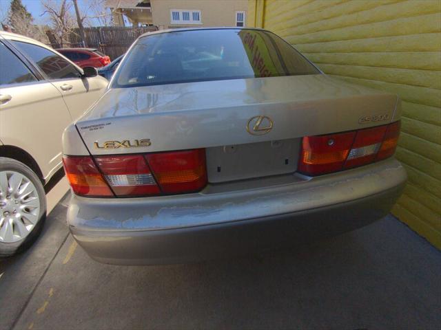 used 1999 Lexus ES 300 car