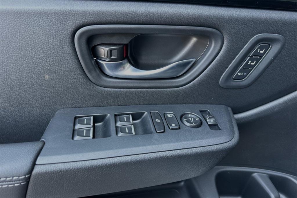 new 2025 Honda Pilot car, priced at $51,095