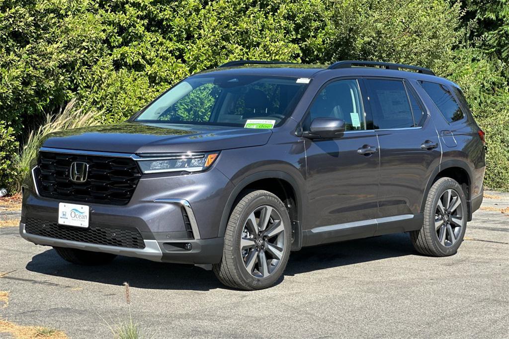 new 2025 Honda Pilot car, priced at $51,095