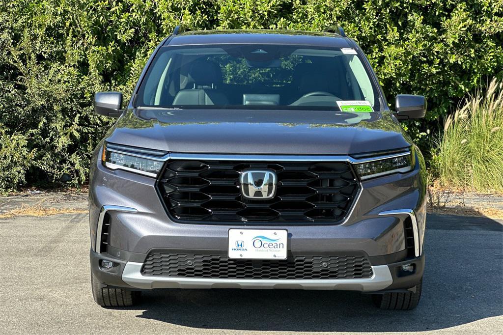 new 2025 Honda Pilot car, priced at $51,095